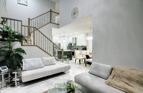 Beaumont Casa | Entire Luxury 4-Bedroom Home with Indoor Fireplace- Near YEG Airport