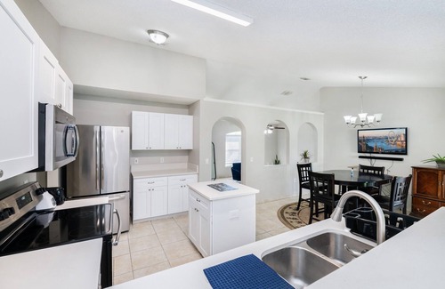 Poinciana Casa | Entire Luxury home 3 bed 2 bath Near Disney!