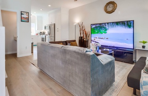 Imperial Beach Casa | Entire Modern 3BR Home w Garage 5-min to the Beach, 15-min to San Diego Downtown