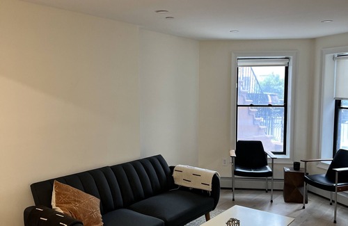 Bedford-Stuyvesant Casa | Entire New Modern Brownstone Apartment