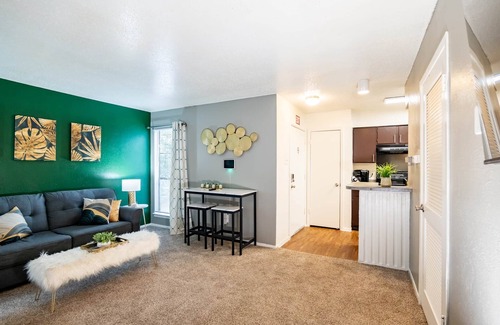 Ederville Apartamento | Entire Place ✶Washer Dryer ✶Wi-Fi ✶4K TVs ✶Parking #1614