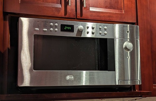 Daly City Casa | Entire Private 2nd Floor - 6 family members enjoying home! Free 1 car parking