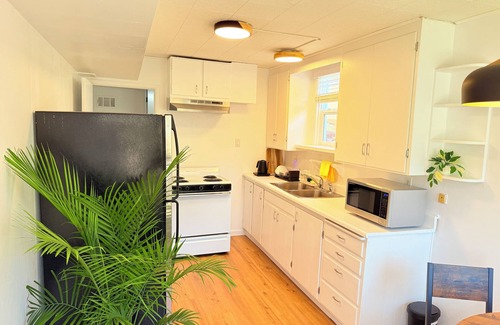 El Cerrito Apartamento | Entire Private Guest Suit/ UC Berkeley / SF