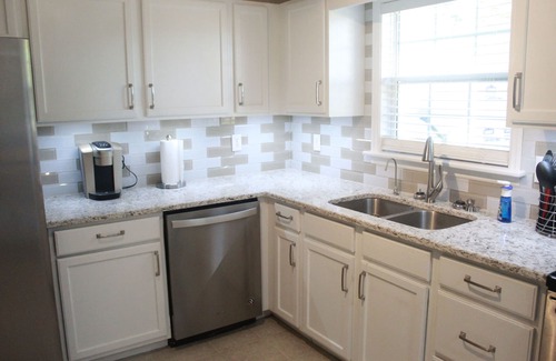 Morehead City Casa | Entire residential home rental. Quiet cul-de-sac. Minutes to beach.