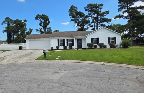 Morehead City Casa | Entire residential home rental. Quiet cul-de-sac. Minutes to beach.
