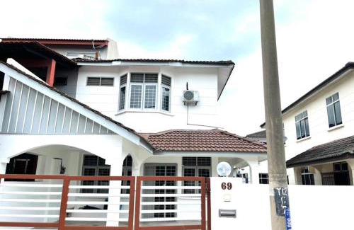 Central Seberang Perai Casa | Entire Residential House Alma Bukit Mertajam Spacious 4 bedroom