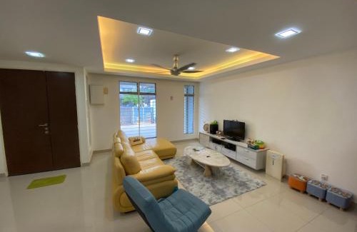 Seri Kembangan Casa | Entire Residential Home Jia Residences Bkt Serdang沙登温暖的家