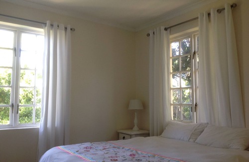 Summerstrand Cabaña | Todo el Flatlet espacioso para ti 1. A 5 km de la impresionante playa