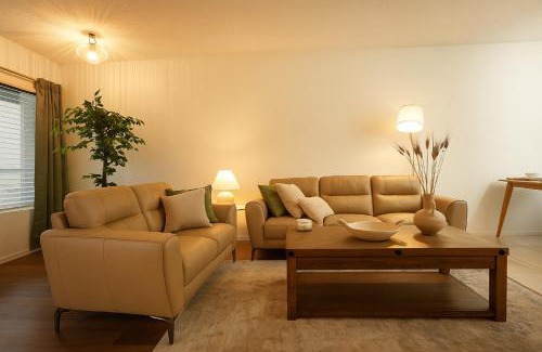 Garfield Apartamento | Entire Stylish 2-Bedroom Townhouse, Beach & Disney