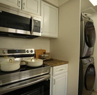 Garfield Apartamento | Entire Stylish 2-Bedroom Townhouse, Beach & Disney
