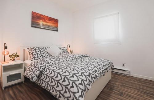 Moncton Apartamento | Entire Suite near YQM, NBCC, Champlain mall and Moncton Hospital