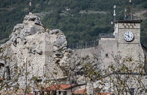 Roccasicura Casa | ENTIRE VACATION HOME ON 2 FLOORS NEAR ROCCARASO, CAPRACOTTA, CAMPITELLO