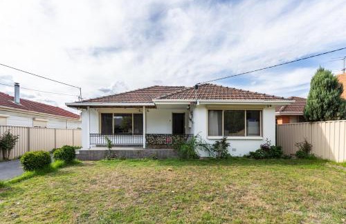 Dandenong North Casa | Entire Villa at North Dandenong
