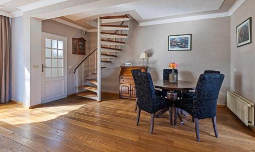 Veldhoven Apartamento | Entire Villa, free breakfast, free parking