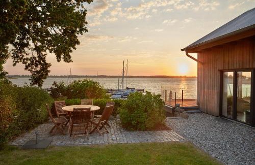 Stexwig Casa | Entspannt Urlauben am Wasser Ferienhaus "Schuppen 23" für bis zu vier Personen!
