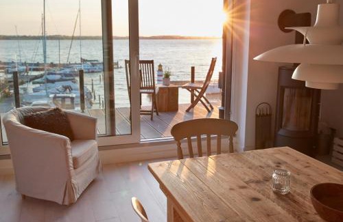 Stexwig Casa | Entspannt Urlauben am Wasser Ferienhaus "Schuppen 23" für bis zu vier Personen!