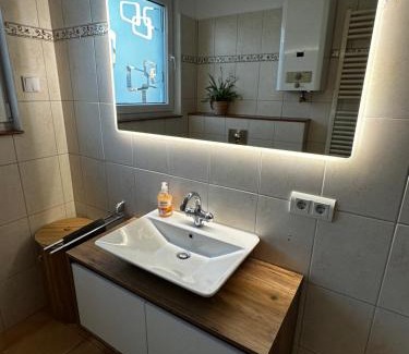 Emmerich Casa | Entspannung am Niederrhein - großes helles Haus mit Kamin