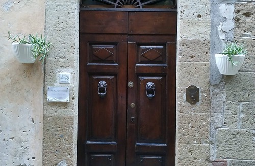 Pitigliano Apartamento | Entorno para el descanso, ideal para parejas amantes de la naturaleza.