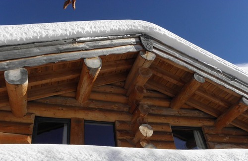 Superbolquere Chalet De Esquí | Les Artigues: encantador chalet de troncos naturales