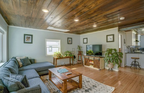 Franklin to the Fort Casa | EnvironmentalChalet, Heart of Missoula;Chefs Kitchen! FencedYrdBrooklinenSheets!