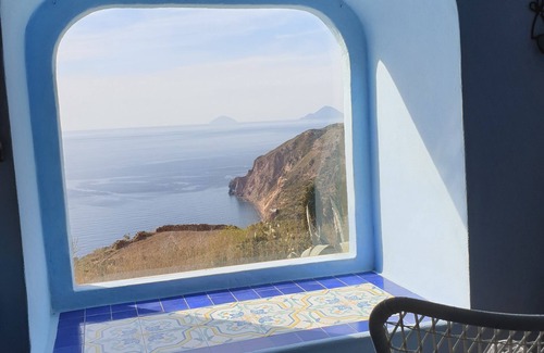 Monte Gallina Cabaña | Eolie Getaway Relájese al atardecerTrekking Amantes de la naturaleza Sauna Piscina privada Bañera de hidromasaje