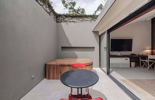 El Poblado Casa | |EP| Casa Uribe: Architecture, Art & Nature
