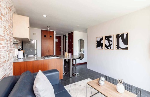Las Lomas I Apartamento | |EP| Comfy Unit w/Rooftop Pool, Gym, Views, Desk