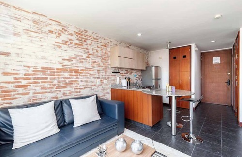 Las Lomas I Apartamento | |EP| Comfy Unit w/Rooftop Pool, Gym, Views, Desk