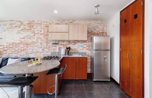 Las Lomas I Apartamento | |EP| Comfy Unit w/Rooftop Pool, Gym, Views, Desk