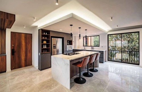 El Tesoro Apartamento | |EP| Mesmerizing Apt W/BBQ, Balcony, AC, Office