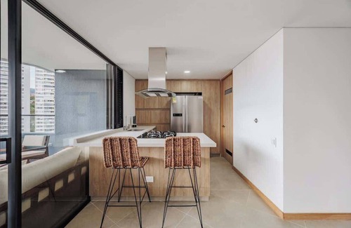 Buenos Aires Apartamento | EP| Modern 2 BR W/Workspace, Views, Pool, Gym
