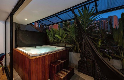 El Tesoro Apartamento | |EP| Premium PH W/Sauna, Jacuzzi, SteamRoom