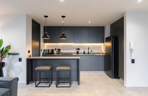 Lalinde Apartamento | |EP| Spacious Apt with AC, Workspace, Views