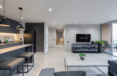 Lalinde Apartamento | |EP| Spacious Apt with AC, Workspace, Views