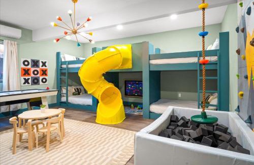 Paradise Park Vista Casa | Epic Family Home Pool Slide Putt Putt Theatre Room