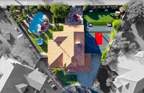 Paradise Park Vista Casa | Epic Family Home Pool Slide Putt Putt Theatre Room