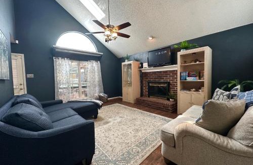 Ederville Casa | Epic Location Cool Pool, 6Flags, Rangers, Cowboys