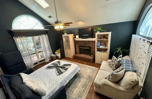 Ederville Casa | Epic Location Cool Pool, 6Flags, Rangers, Cowboys