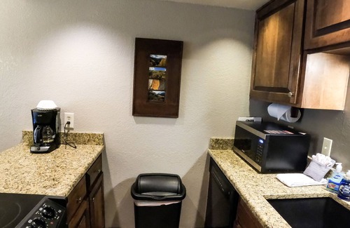 Purgatory Condominio | Epic Mountain Views! 2 Miles North of Purgatory! Heated Pool !