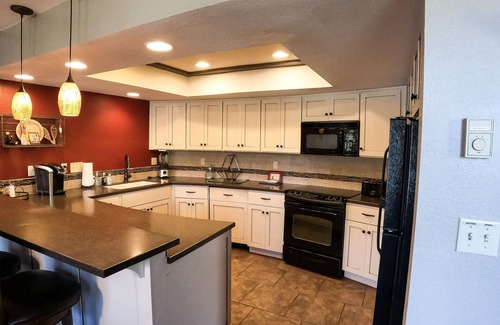 Purgatory Condominio | Epic Mountain Views! End Unit! 2 Miles North of Purgatory! Heated Pool !