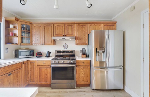 Bodega Bay Casa | Epic ocean views and sound of surf. Luxurious Beds. Fireplace. Hot Tub. Dogs OK.