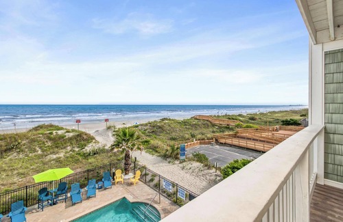 North Myrtle Beach Casa | EPIC Oceanfront,Sleep 36,Private Pool,Elevator,SP