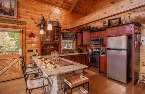 Gatlinburg - Pigeon Forge Cabina | Increíblemente impresionantes vistas Smokies! ¡Cine en casa! Las mejores comodidades! 5 minutos. a twn!