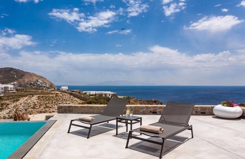 Elia Villa | Epic Twin | Luxurious 14 bedrooms villa for 28...