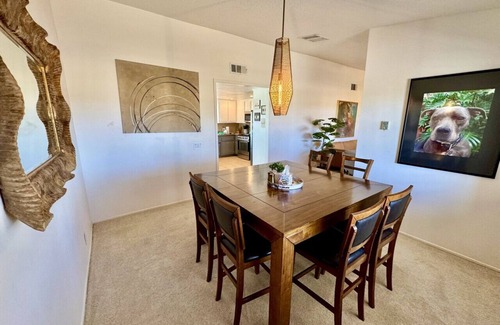 Joshua Tree Casa | Epic Views, Huge House, Acres of J-Trees to explore + Hot Tub, Pool, AC & Golf!