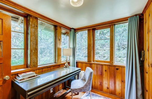Idaho Springs Cabina | Epiphany Pines Waterfront Work & Play Cabin