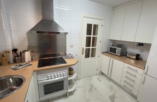 Motril Apartamento | B2. Totalmente equipado, Terraza de 32 m2 a 5 min de Playa Granada.