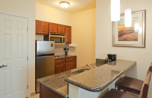 Lafayette Condominio | Suite Equipada | Desayuno diario gratuito, piscina al aire libre + acceso al jacuzzi