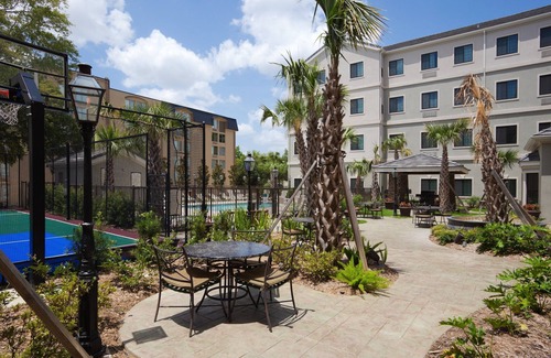 Lafayette Condominio | Suite Equipada | Desayuno diario gratuito, piscina al aire libre + acceso al jacuzzi