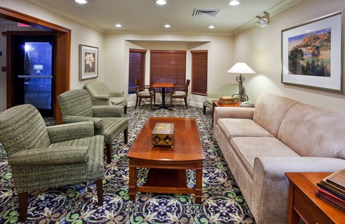 Eden Condominio | Suite equipada cerca del aeropuerto de Savannah | Acceso a la piscina estacional